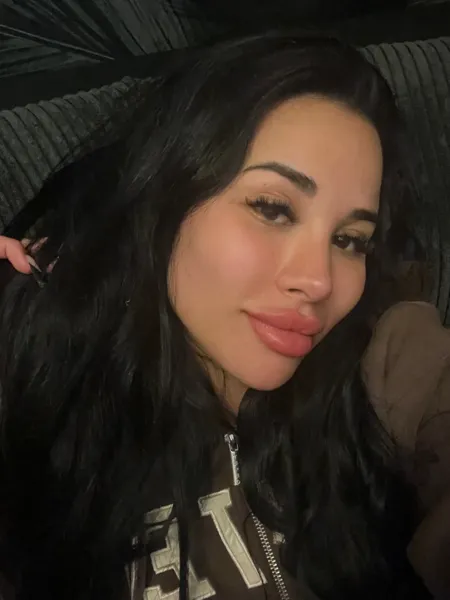 Corinna Cruz - Onlyfans