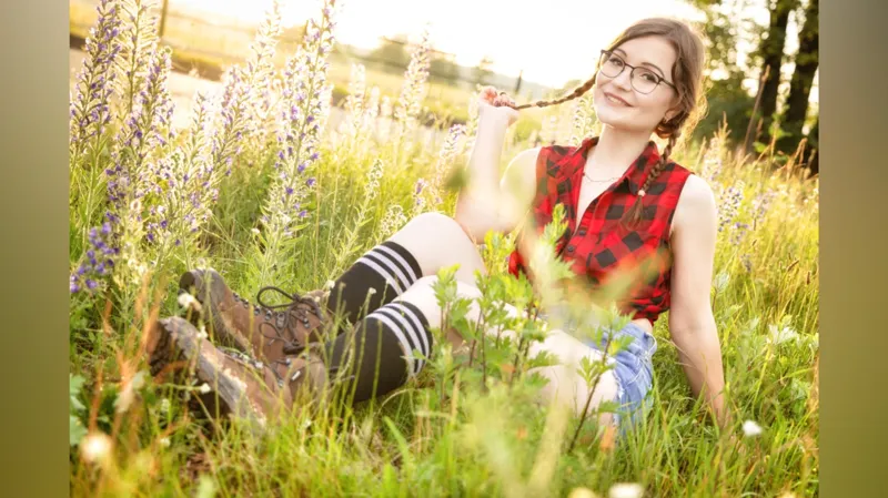 tinyemily onlyfans header image